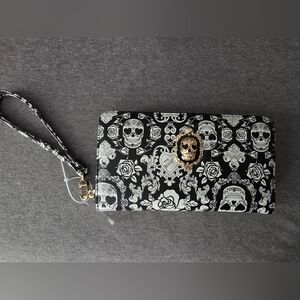 Betsey Johnson skulls wallet NWOT